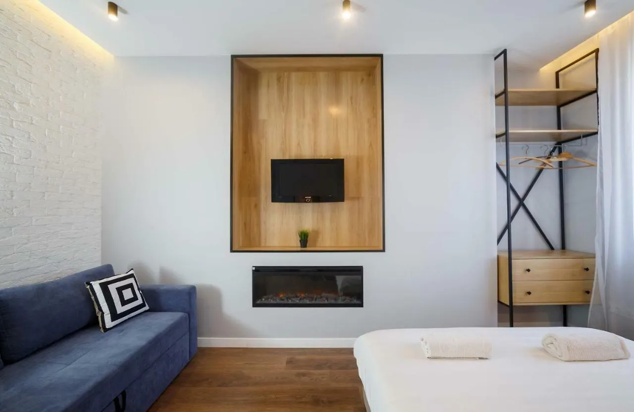 Loft Apartment In Old Lviv Ac Fireplace